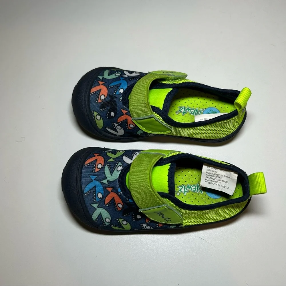 🌺 Newtz Water Shoes Toddler 7/8 Boy Fish Toe Cap Strap (2 of 2)